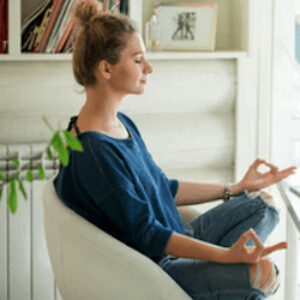 Femme zen méditation gestion du stress à gap